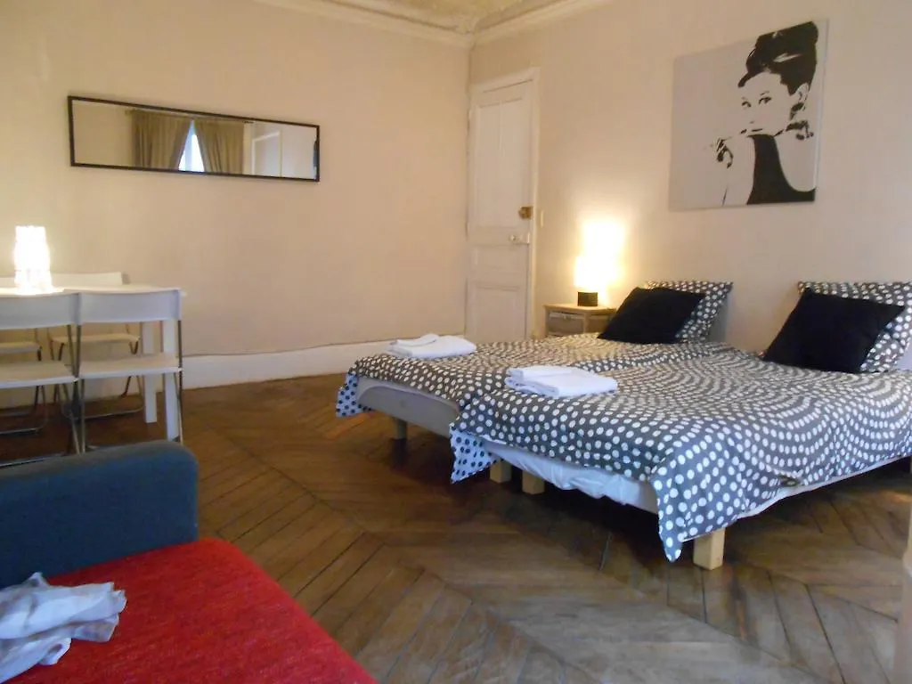 Le Marais Rosiers Paris